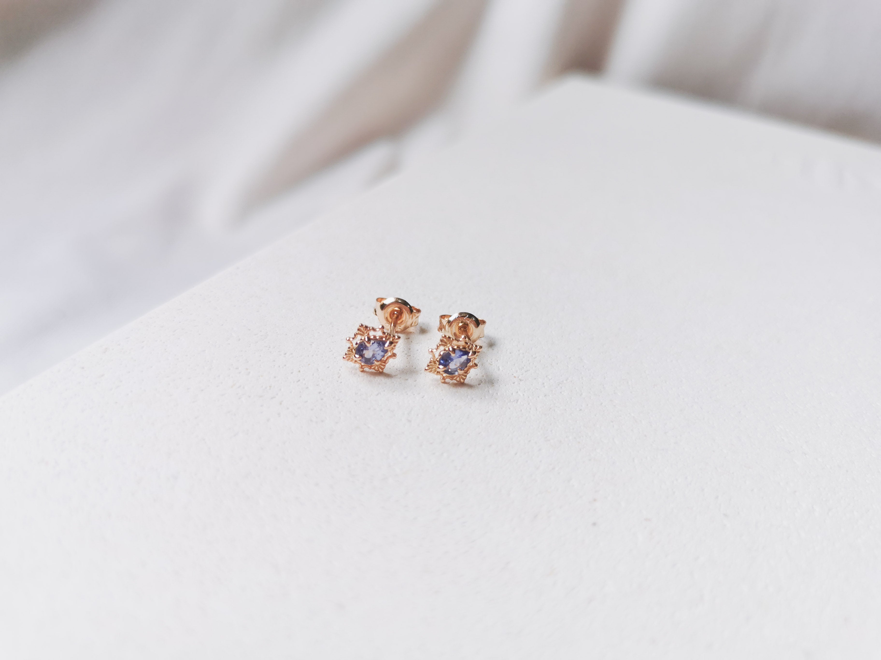 ARI TANZANITE STUD – mixofwhite