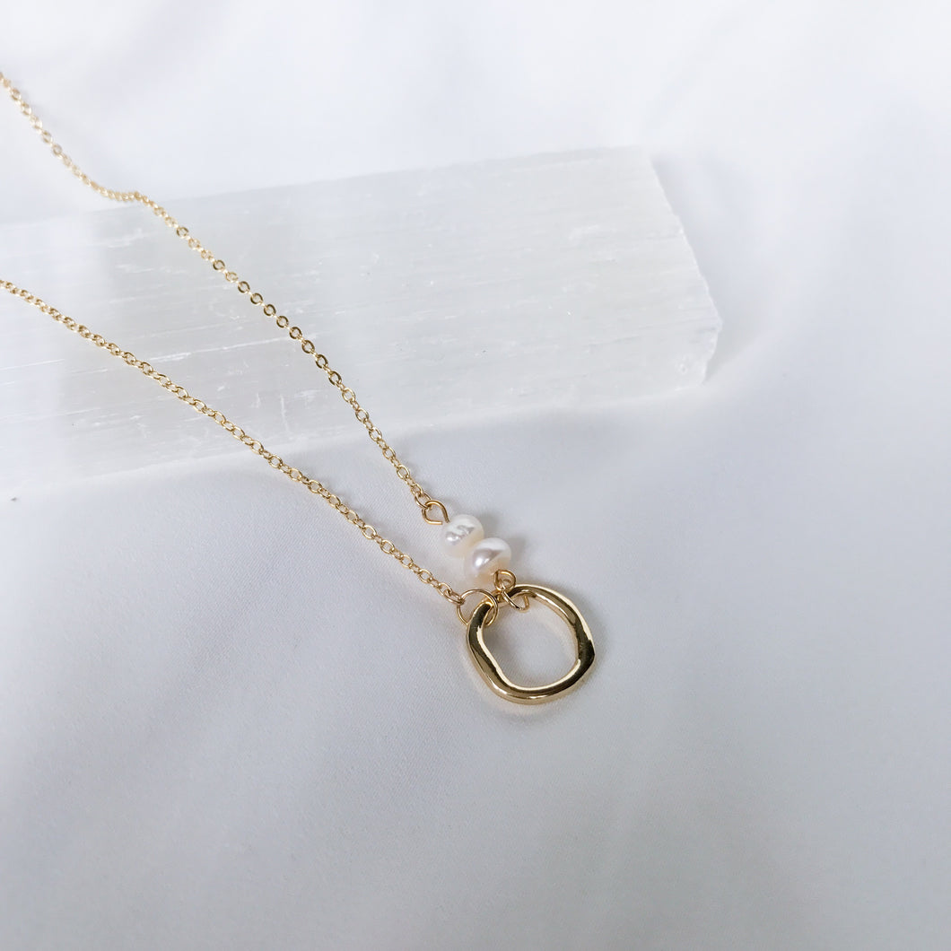 *RESTOCK* CLAIRE NECKLACE- FRESHWATER PEARLS