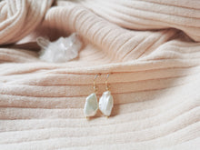 Load image into Gallery viewer, VELDA KESHI PEARL EARRINGS