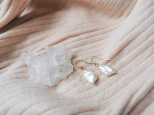 VELDA KESHI PEARL EARRINGS